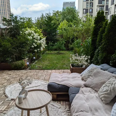 Apartment Botanical Escape *