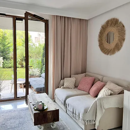 Botanical Escape Apartment Warsaw