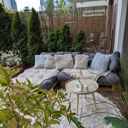 Botanical Escape Apartment Warschau